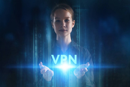 商业技术互联网和网络的概念。 一位年轻的企业家在虚拟的未来屏幕上工作，看到了铭文VPN