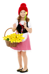 可爱的小女孩与一篮子鲜花
