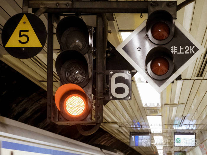 东京火车红绿灯