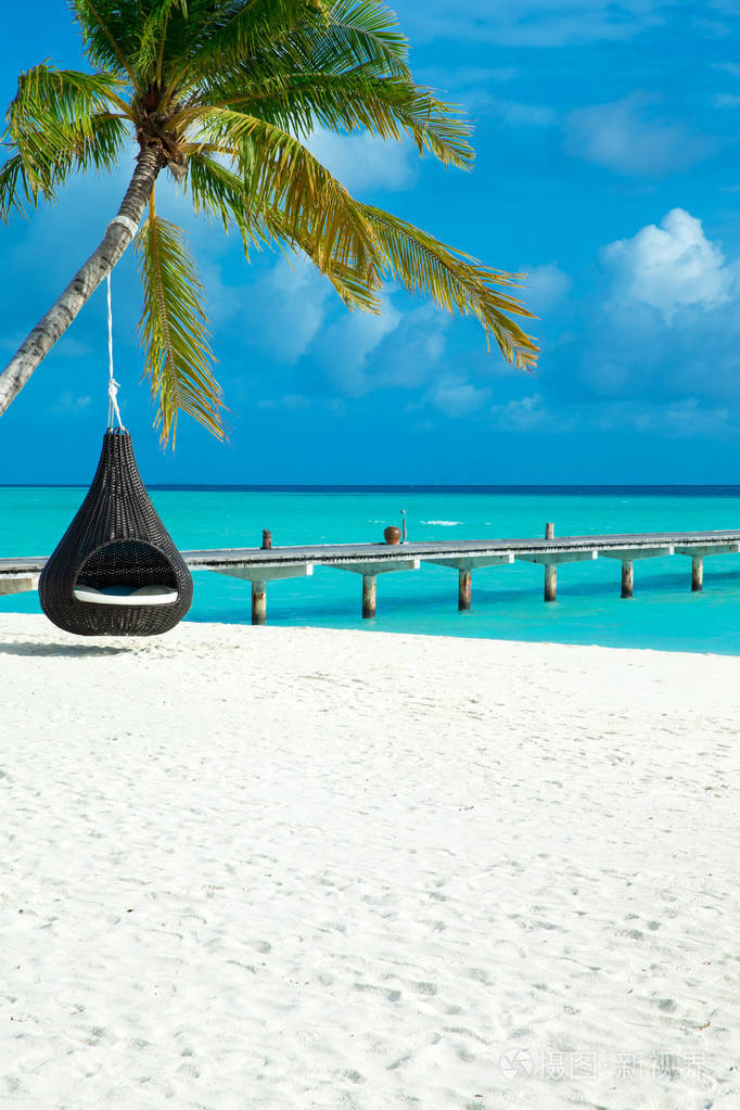 热带马尔代夫群岛白色沙滩和海水