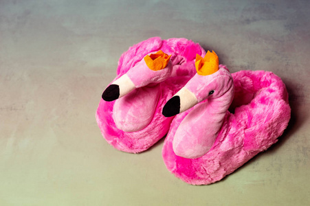 粉红拖鞋与火烈鸟设计