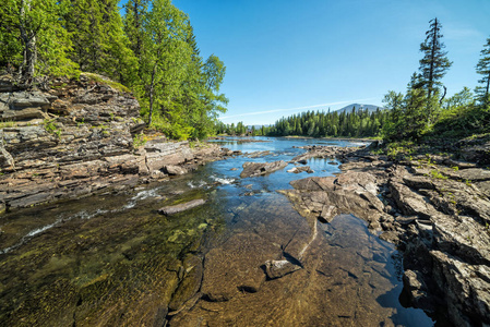 夏天风景与山图片