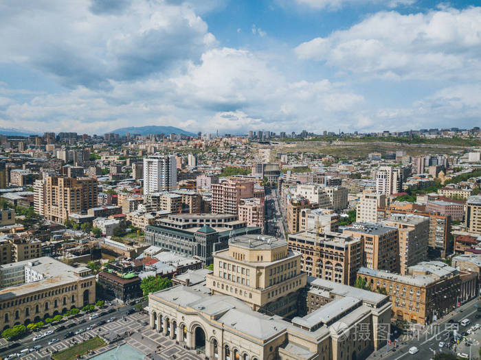 从空中俯瞰埃里温市中心,晴天亚美尼亚