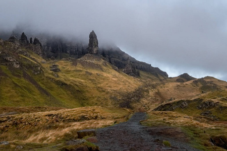 斯托尔老人周围的风景和斯托尔悬崖，英国斯凯苏格兰岛著名的景点