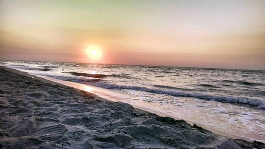 敖德萨湾的朝阳图片