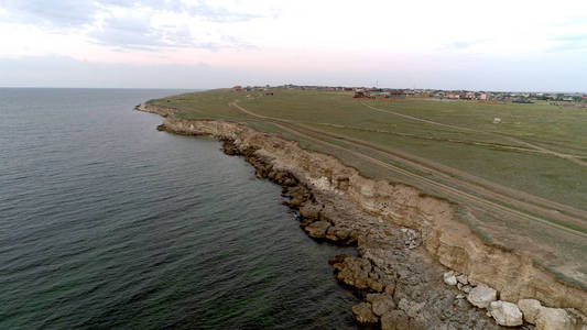 黑海的洛基海岸。