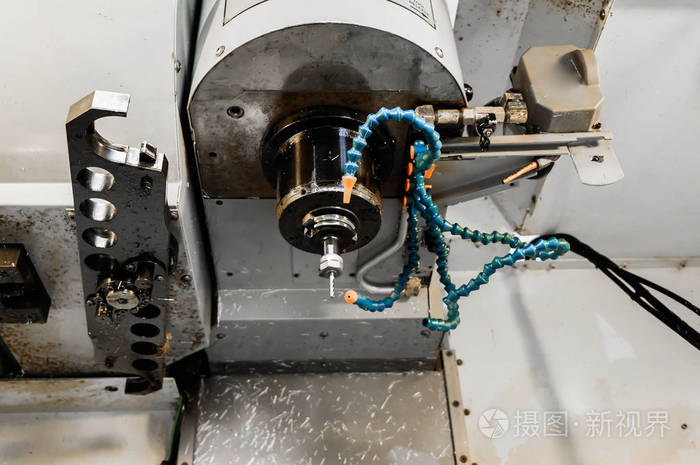 数控车床用钻具和中心钻具进行钻孔的车床数控铣床