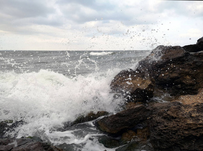 黑海的岩石海岸。