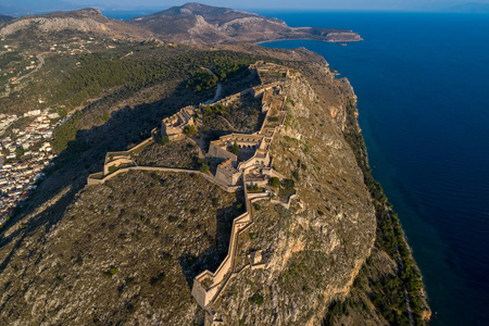 希腊佩洛蓬半岛Nafplion市Palamidi堡的鸟瞰图