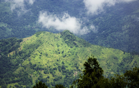 从孟加拉西部的雪浦山看青山