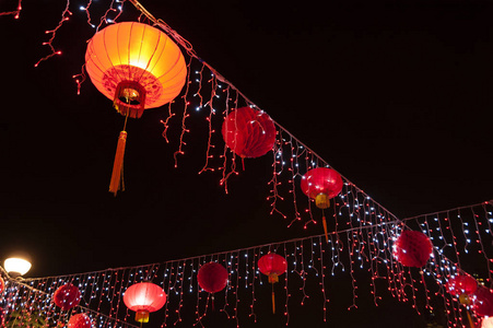 中秋节的中国红灯笼