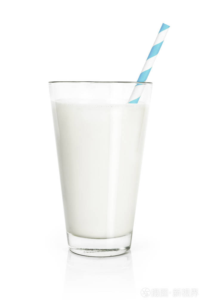 纯牛奶,豆浆或牛奶切出物体.