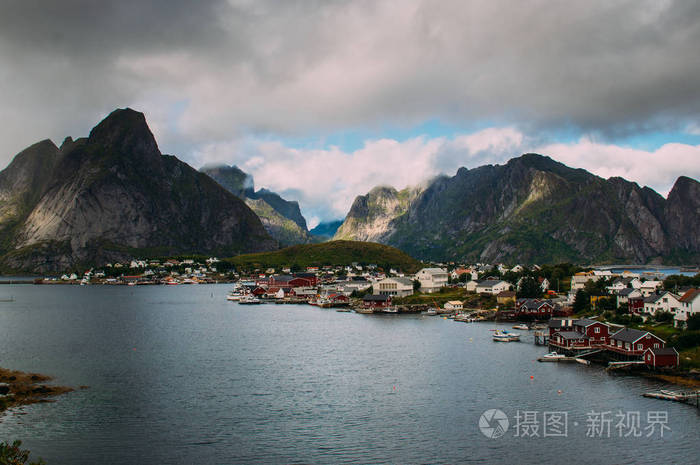 挪威雷恩和山脉的美丽景色