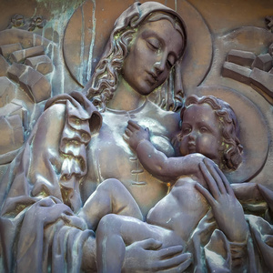 纪念碑的圣母玛利亚一种解脱,圣母玛利亚抱着婴儿耶稣在伊施塔德瑞典