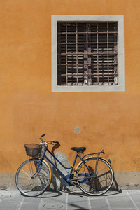 意大利托斯卡纳比萨老街自行车