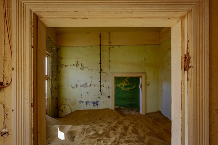 沙子侵入并占领了纳米比亚Kolmanskoppe的这些房间