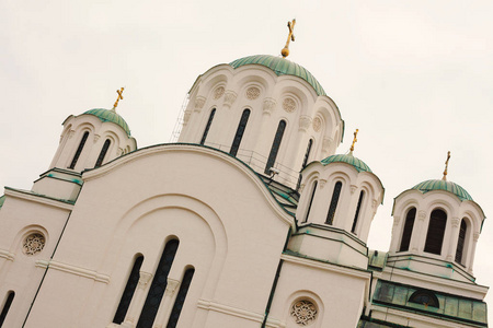 塞尔维亚东正教教堂的外部白天。
