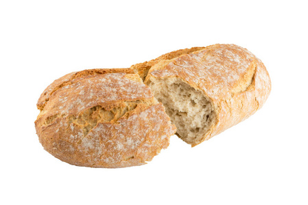 自制的新鲜烤碎面包隔离在白色背景关闭。 由酸面团制成的乡村有机谷类面包