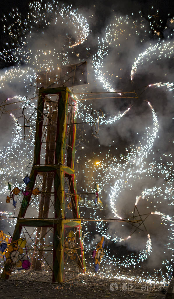 烟花城堡与风车纺纱