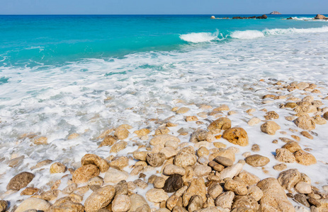 美丽的夏天勒夫卡达海岸石滩希腊爱奥尼亚海