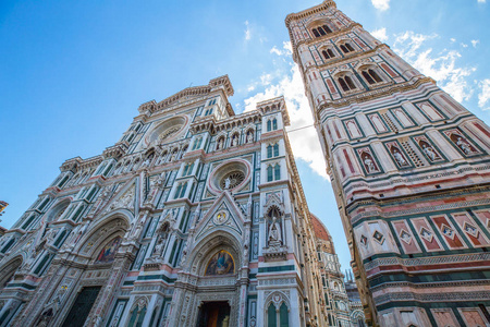 著名的佛罗伦萨建筑佛罗伦萨大教堂立面。 蓝天背景。 意大利。
