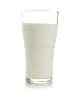 白色隔离的牛奶杯
