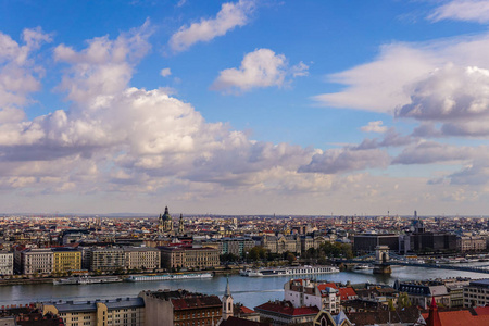 布达佩斯议会和多瑙河鸟图, 匈牙利