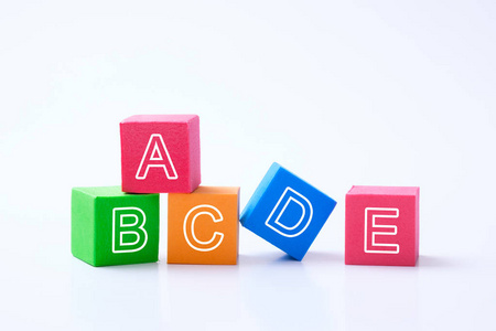 abc 字母表立方体为早期儿童教育概念