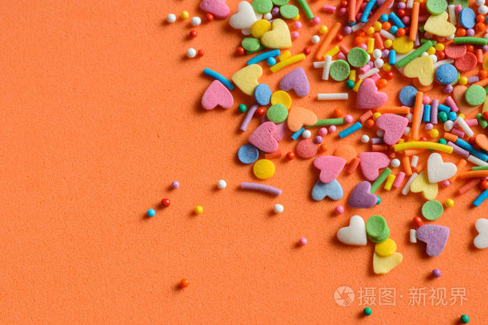 分散的心脏糖果照片-正版商用图片18nnah-摄图新视界
