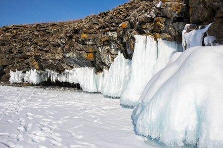 冬天的贝加尔湖景色，世界上体积最深最大的淡水湖，位于俄罗斯西伯利亚南部