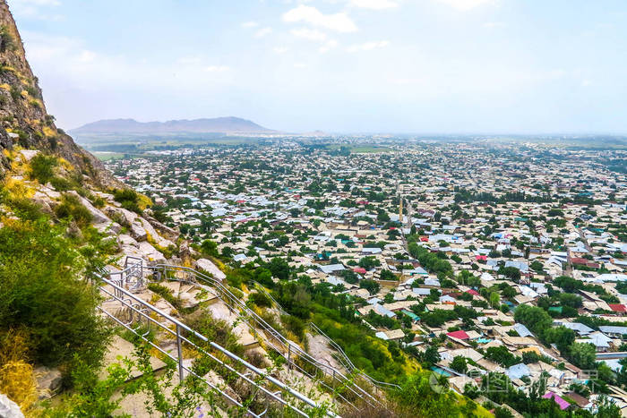 奥什·苏莱曼山太岩王座径峰城景观