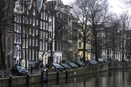 荷兰。阿姆斯特丹市中心的传统住宅开发