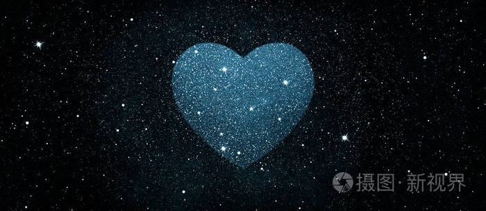 蓝色夜空背景下心脏形状的星星