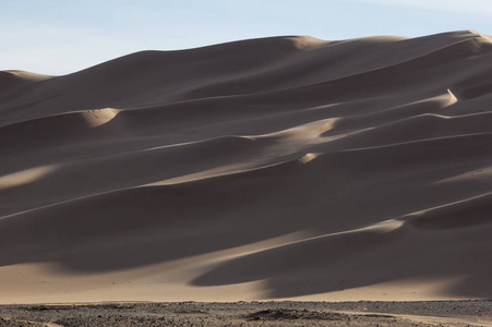 利比亚撒哈拉沙漠的橙色沙丘