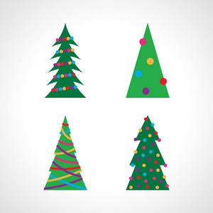 一套四棵圣诞树, 有圣诞球和装饰品