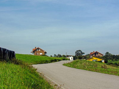 桑坦德乡村，典型的Cantabria，CaminodelNorte，圣詹姆斯沿海之路，西班牙北部海岸的朝圣路线