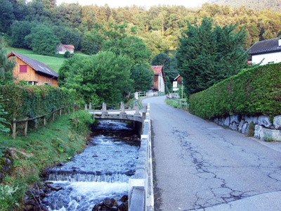 位于瑞士圣加伦州Oberschan定居点的Mlbach河