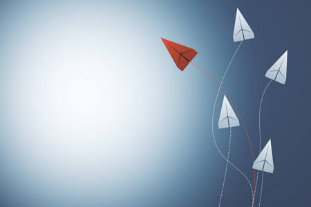 领导概念纸飞机蓝色背景上的创意纸飞机. 领导和成功的概念.