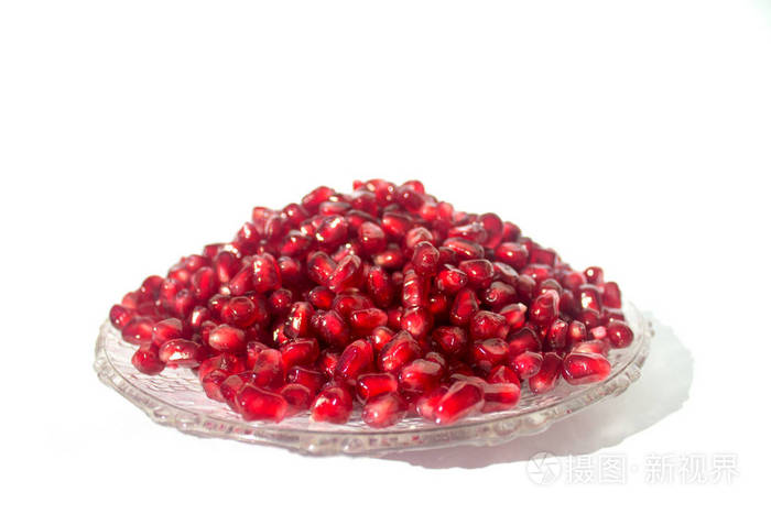 石榴颗粒板上在白色隔离