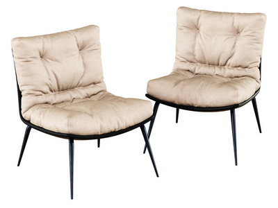 两张软椅子，由白色背景的3D渲染织物制成