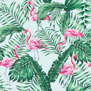 绿色热带棕榈香蕉叶和可爱的异国鸟粉红色火烈鸟在蓝天背景上的无缝矢量图案。