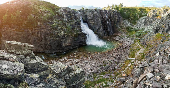 挪威朗达尼的斯托尔弗森瀑布