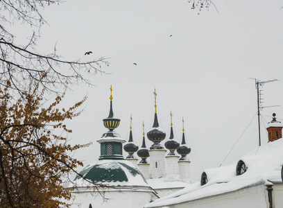 俄罗斯弗拉基米尔地区苏兹达尔教堂冬季景观