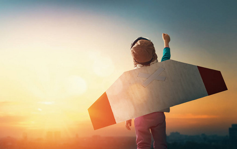 人成为一名宇航员图片