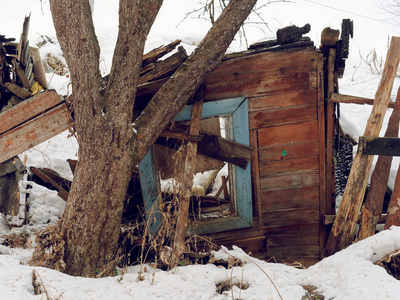 戈梅尔白俄罗斯。 废弃的木屋