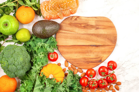 各种五颜六色的水果和蔬菜。 健康饮食减肥计划减肥排毒有机农业概念