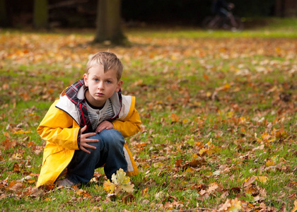 橙色黄色夹克图片