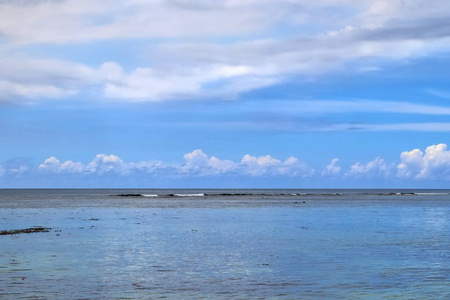 美丽的海滩风景，白色海滩在印度洋岛屿天堂塞舌尔群岛