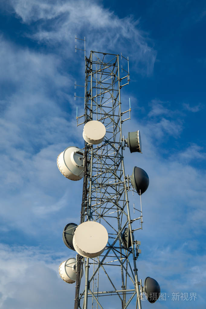 无线电通信塔查出反对蓝天