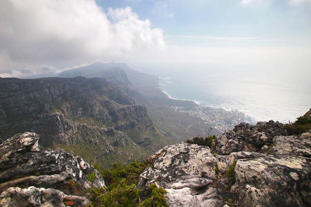 桌山是俯瞰南非开普敦市的地标